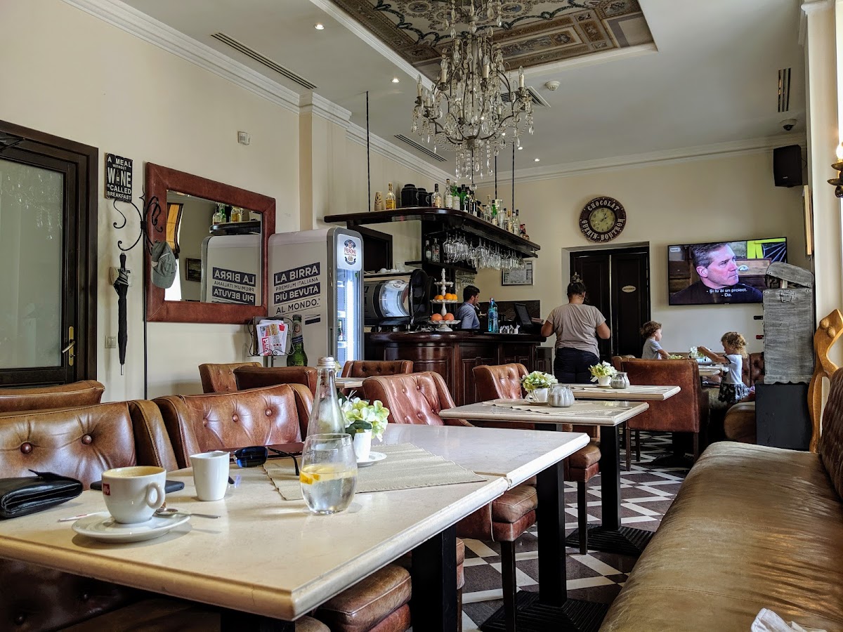 Arsenal Cafe & Bistro